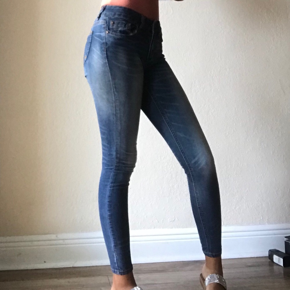 Medium Wash Mid-Waist Jeans
